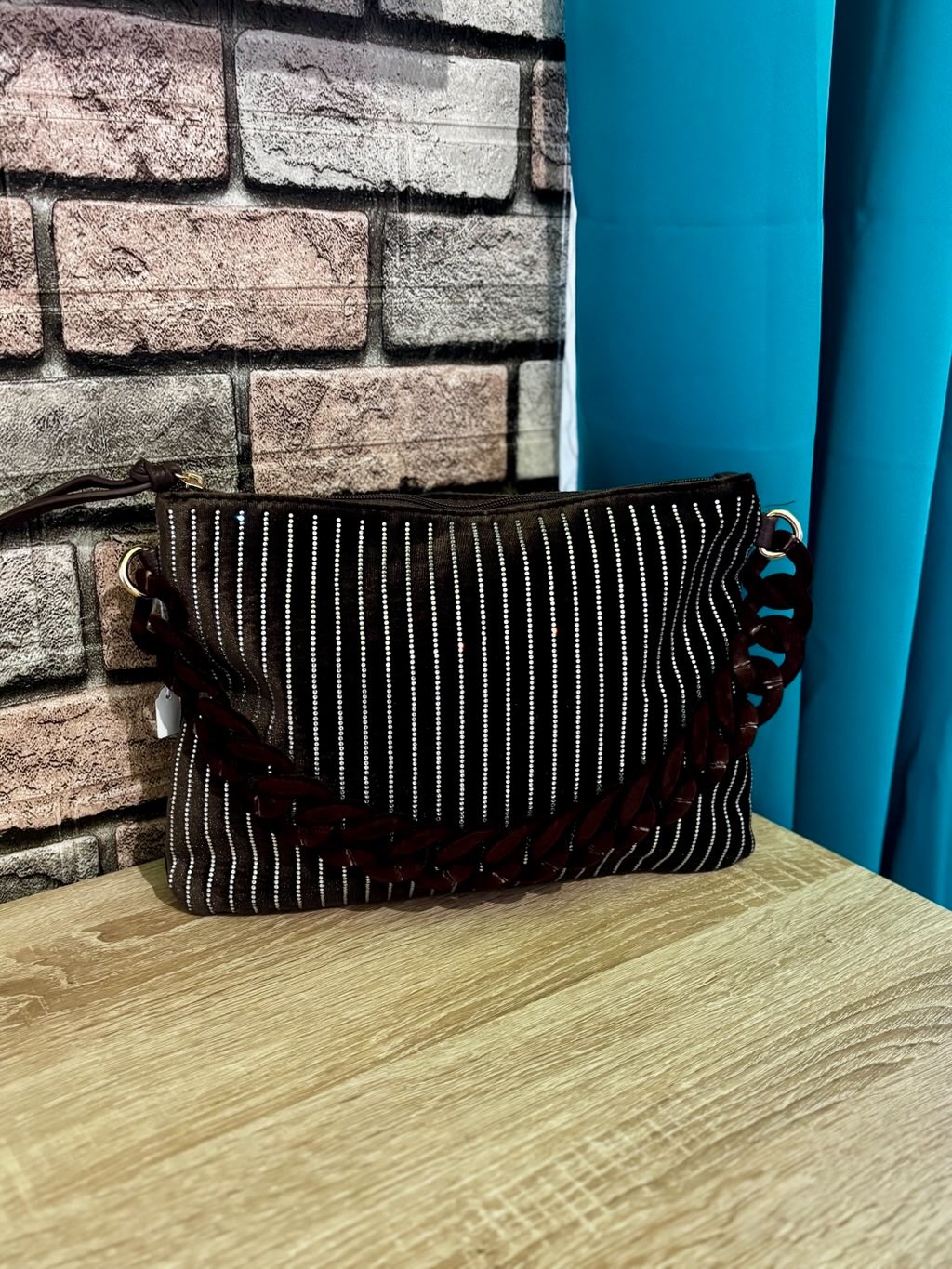 Pochette délicate pour soirée ou fêtes