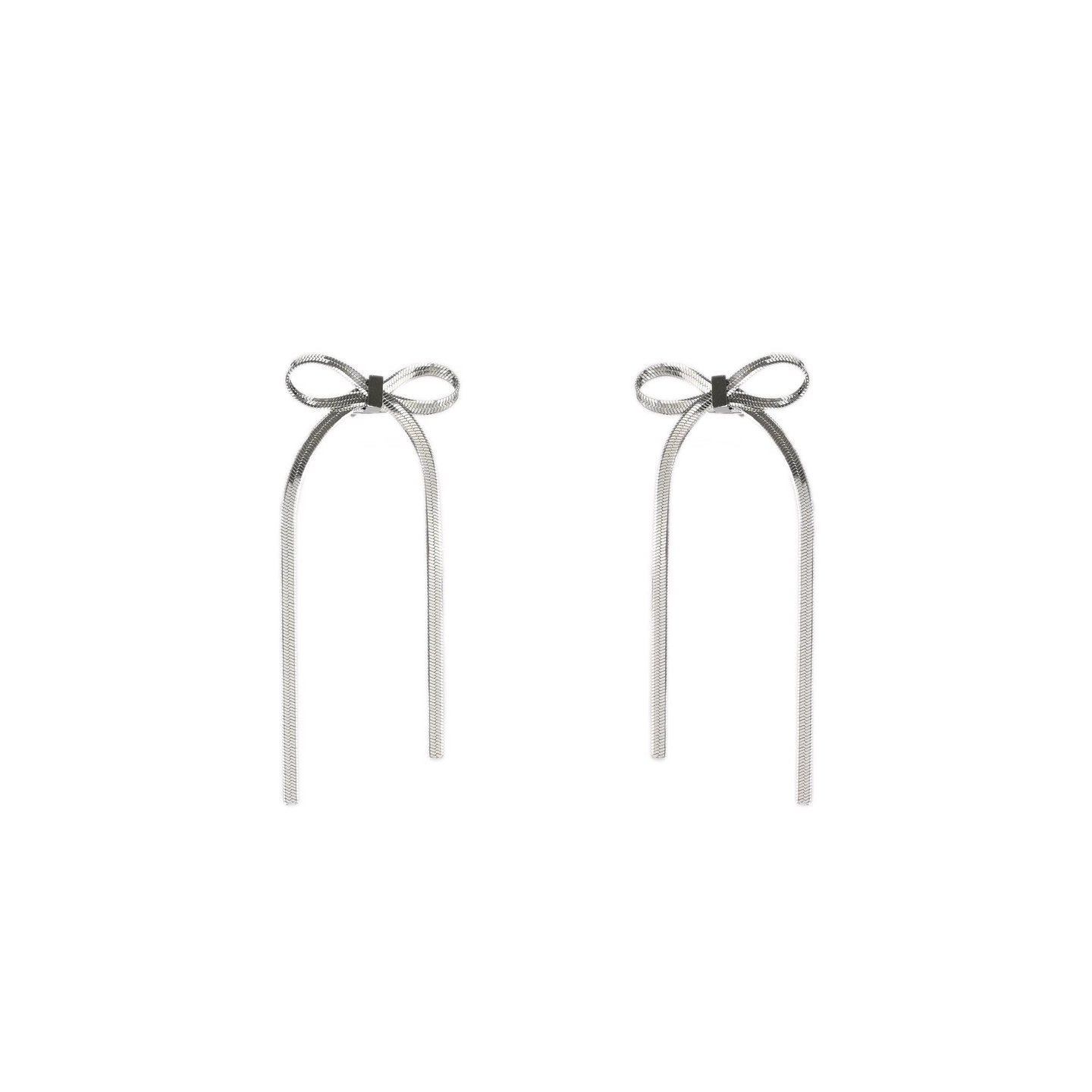 Boucles d\'oreilles en acier en forme de nœud