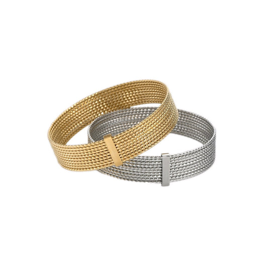 Bracelet rigide en acier avec cercles