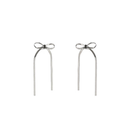 Boucles d\'oreilles en acier en forme de nœud