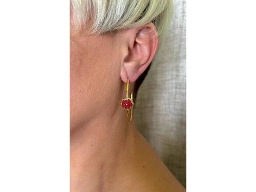 Anneaux en acier fin fleur rouge