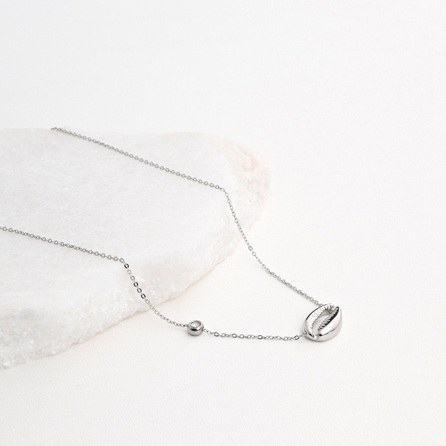 Collier en acier coquille